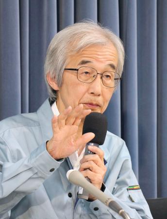 記者会見する地震調査委員会の小原一成委員長=29日午後、東京都千代田区