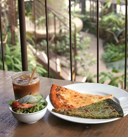 渋谷区ふれあい植物センターのカフェ＝東京都渋谷区