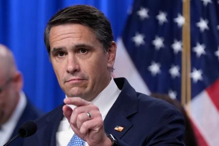 米司法省で記者会見するブランチ長官代行＝６月１１日、ワシントン（ＡＰ＝共同）