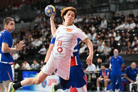 ネクスト日本代表―パリ・サンジェルマン 後半、ゴールを決める藤坂=有明アリーナ