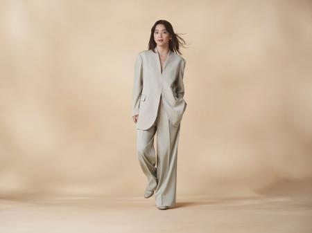 尾州産の梳毛（そもう）ウールを使った「ＰＵＲＥ　ＣＲＡＦＴ」のジャケットとパンツ（提供写真）