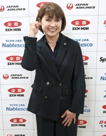 日本カーリング協会の岡崎朋美新会長＝８日、東京都内（（Ｃ）ＪＣＡ）