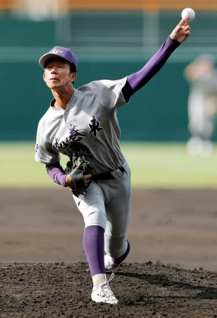 新田戦に先発した花巻東・萬谷＝甲子園