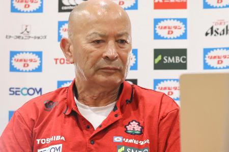 記者会見するラグビー日本代表のジョーンズ・ヘッドコーチ＝１３日（（Ｃ）ＪＲＦＵ）