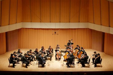 小澤国際室内楽アカデミー奥志賀の東京公演。受講生らによる弦楽合奏((C)2026OICMA/大窪道治)