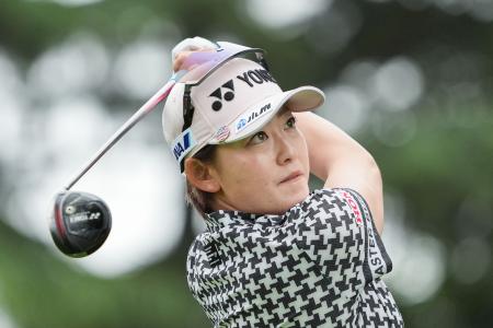 第１ラウンド、５アンダーで９位の岩井千怜＝コロンビアエッジウオーターＣＣ（共同）