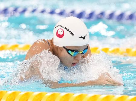 女子100メートル平泳ぎ決勝 優勝した淑徳巣鴨・小島莉々愛=インフロニア草津アクアティクスセンター