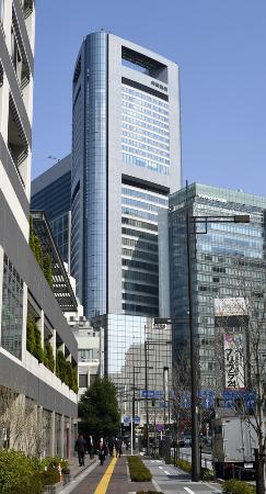 　共同通信社本社ビル＝東京都港区
