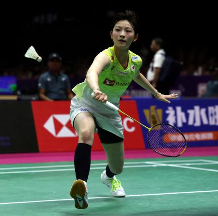 女子シングルス１回戦　郡司莉子と対戦する宮崎友花＝ニューデリー（ロイター＝共同）