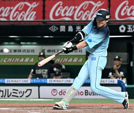 ９回西武２死一、二塁、源田が右前にサヨナラ打を放つ＝ベルーナドーム