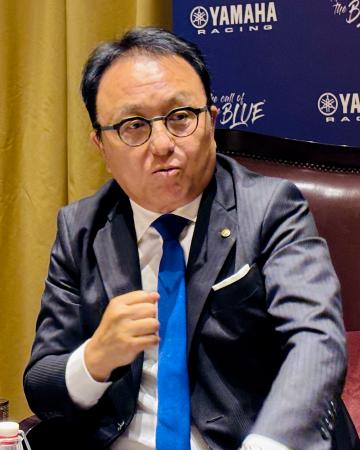 取材に応じるヤマハ発動機の設楽元文社長＝２７日、インド・チェンナイ（共同）