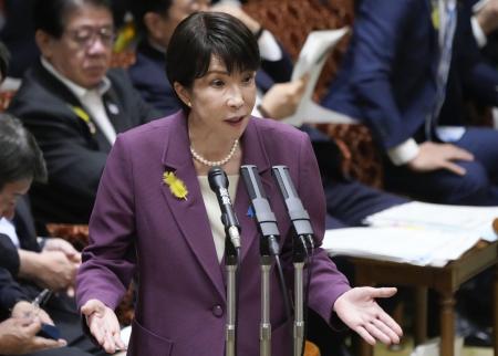 参院決算委で答弁する高市首相＝７月