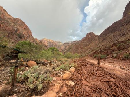 急激な洪水が起きた米西部アリゾナ州のグランドキャニオン＝８月２９日（ＡＰ＝共同）