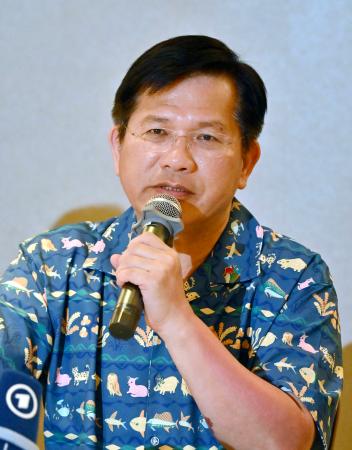 太平洋諸島フォーラム首脳会議が開かれたパラオ・コロールで、記者会見する台湾の林佳竜外交部長＝１日（共同）