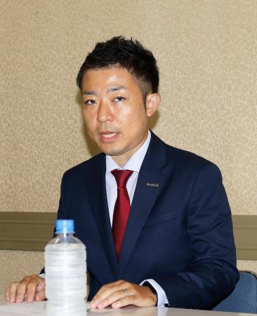 福岡市長選への立候補を表明した荒牧明楽氏=3日午前、福岡市