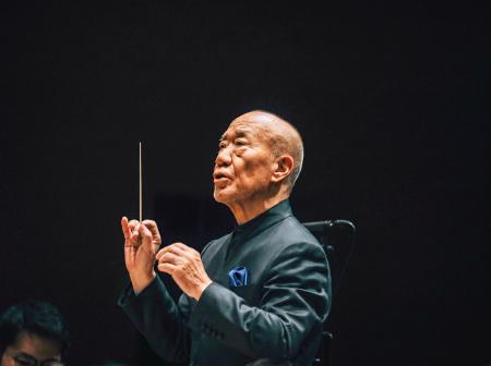 　指揮をする久石譲＝東京・サントリーホール（ワンダーシティ提供）