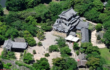世界文化遺産登録を目指す推薦候補に選ばれた滋賀県彦根市の彦根城＝２０２５年５月
