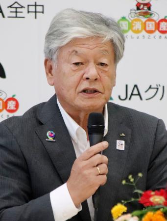 記者会見するＪＡ全中の神農佳人会長＝３日午後、東京・大手町