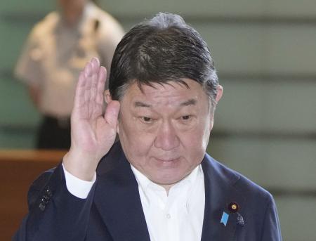 首相官邸に入る茂木外相＝８月