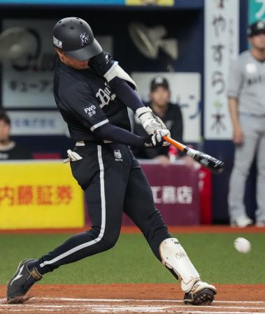 １０回オリックス１死満塁、太田が左前にサヨナラ打を放つ＝京セラドーム