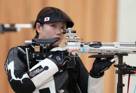 公開練習する女子ライフルの野畑美咲=東京都北区