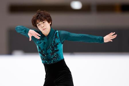男子フリー 演技する佐藤駿=田中貴金属アイスアリーナ