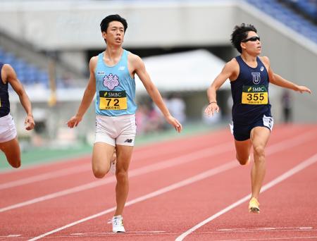 男子４００メートルで決勝に進んだ林申雅（左）＝日産スタジアム