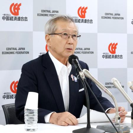 中部経済連合会会長として記者会見する、中部電力の勝野哲会長＝７日午後、名古屋市