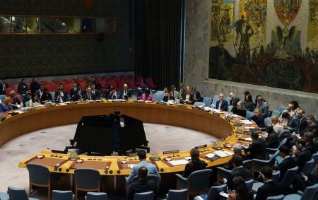 １０日、米ニューヨークの国連本部で開かれた対イラン国連制裁を巡る安全保障理事会の会合（共同）