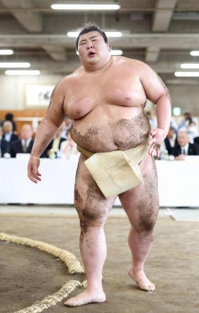 大関昇進を狙う秋場所に向け、稽古総見に参加した熱海富士=4日、両国国技館