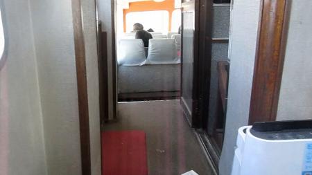 乗客の男性のデジタルカメラから復元された動画に写った事故前の船内(乗客の両親提供)