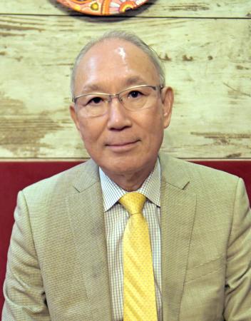 １２日、キーウで取材に応じる松田邦紀元駐ウクライナ大使（共同）
