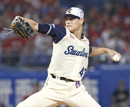 広島戦に先発したヤクルト・高橋＝神宮