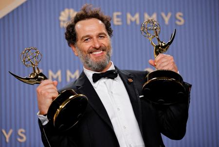第78回エミー賞で、2部門で主演男優賞に輝いたマシュー・リスさん=14日、米カリフォルニア州ロサンゼルス(ロイター=共同)