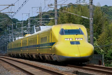 東海道・山陽新幹線の点検車両「ドクターイエロー」Ｔ５編成（ＪＲ西日本提供）