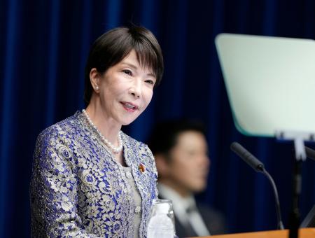 第２次高市改造内閣が発足し、記者会見する高市早苗首相＝１７日午後６時３１分、首相官邸