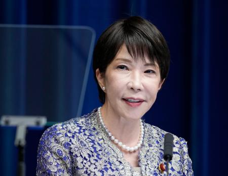 17日、記者会見する高市首相=首相官邸