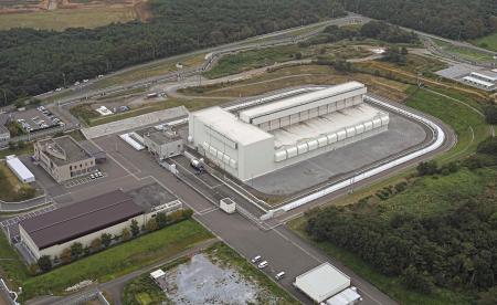 青森県むつ市の中間貯蔵施設＝２０２４年９月