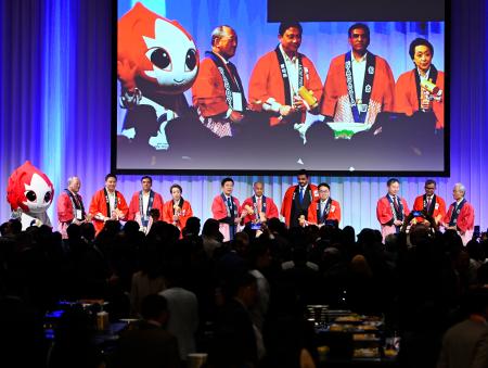 名古屋市で開かれた、愛知・名古屋アジア大会の歓迎レセプション＝１８日