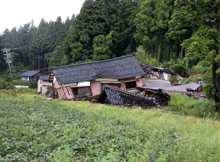 土砂災害警戒区域外で崖崩れに巻き込まれて亡くなった羽田登喜雄さんの自宅＝２０２４年９月、石川県珠洲市若山町