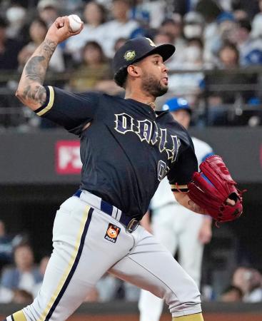 　日本ハム戦に先発し７回４失点で１３勝目を挙げたオリックスのエスピノーザ＝エスコンフィールド