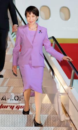 国連総会に出席するため、米ニューヨークに到着した高市首相=21日(共同)