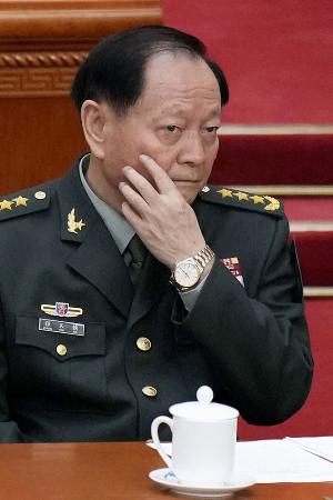 ２０２５年３月、中国人民政治協商会議の閉幕式に出席した張又キョウ・中央軍事委員会副主席（当時）＝北京の人民大会堂（共同）