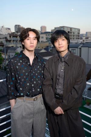 　坂東龍汰（左）と岡山天音