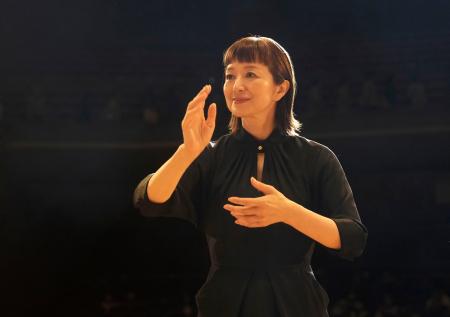 映画「キリコのタクト」より。原田貴理子を演じる鈴木京香((C)映画「キリコのタクト~YELL~」製作委員会)
