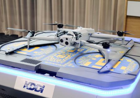 ＫＤＤＩが日本郵便との実証実験で使用するものと同型のドローン