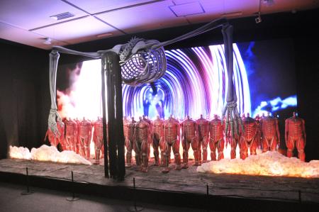 　「『進撃の巨人』　Ｔｈｅ　Ｆｉｎａｌ　Ｓｅａｓｏｎ」の展示（（Ｃ）諫山創・講談社／「進撃の巨人」Ｔｈｅ　Ｆｉｎａｌ　Ｓｅａｓｏｎ製作委員会）