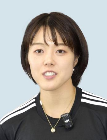 　山本麻衣