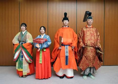 時代祭を前に公開された長束正家（右端）、小野小町（左端）などの衣装＝５日午前、京都市左京区