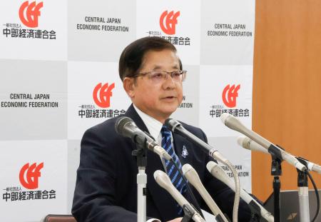 中部経済連合会会長に就任し、記者会見する柘植康英氏＝５日午後、名古屋市